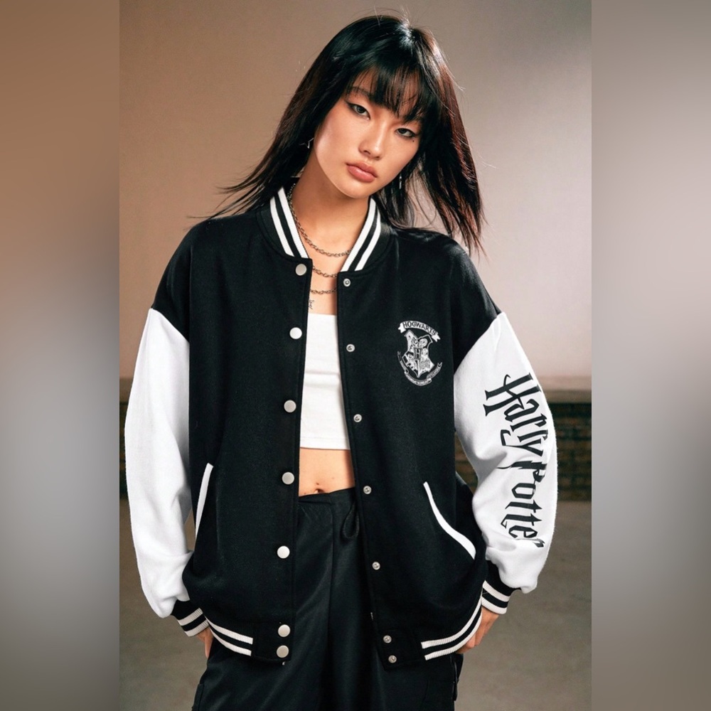Harry Potter Jacket Woman Large (8/10) Black White Snap Hogwarts Varsity Romwe